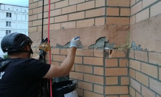 Обследование фасада здания в Нижнем Тагиле в октябре